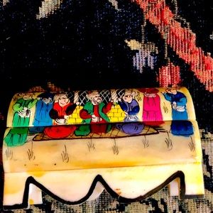 Japanese trinket box, hinge closure beautiful hand painting of Asian characters